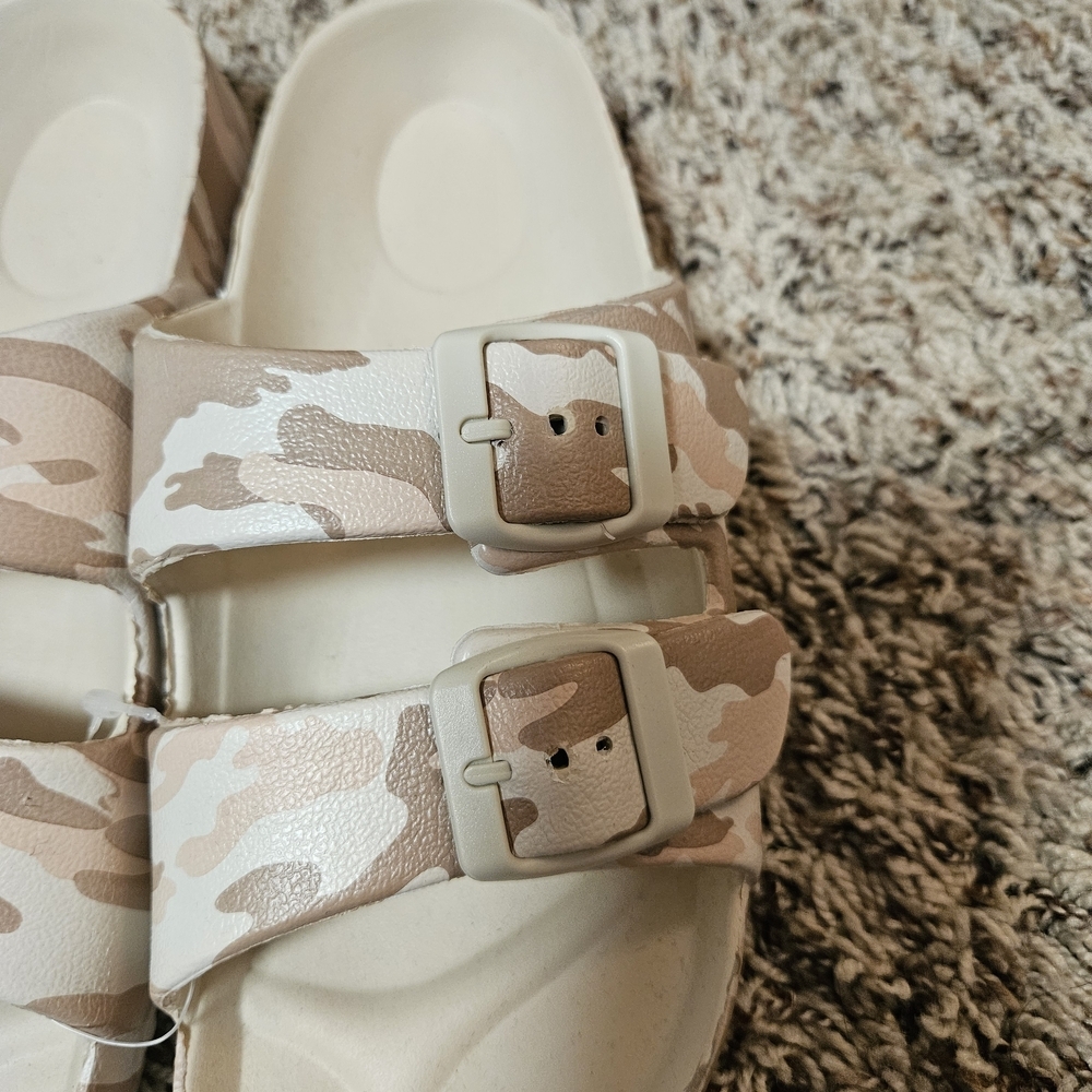 Buckle Tan Camouflage Sandals - Picture 4 of 6